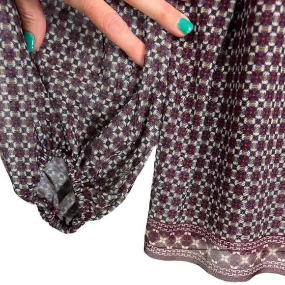 Max Studio Long Sleeved Sheer Peasant Top L - Picture 5 of 9